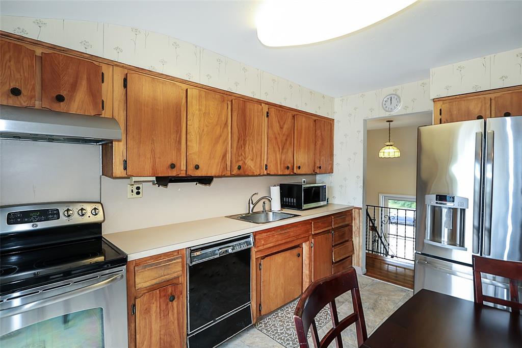 Holbrook, New York, 11741, United States, 4 Bedrooms Bedrooms, ,2 BathroomsBathrooms,Residential,For Sale,1973717