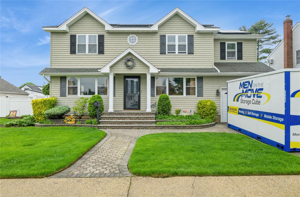 Hicksville, New York, 11801, United States, 4 Bedrooms Bedrooms, ,3 BathroomsBathrooms,Residential,For Sale,1835516