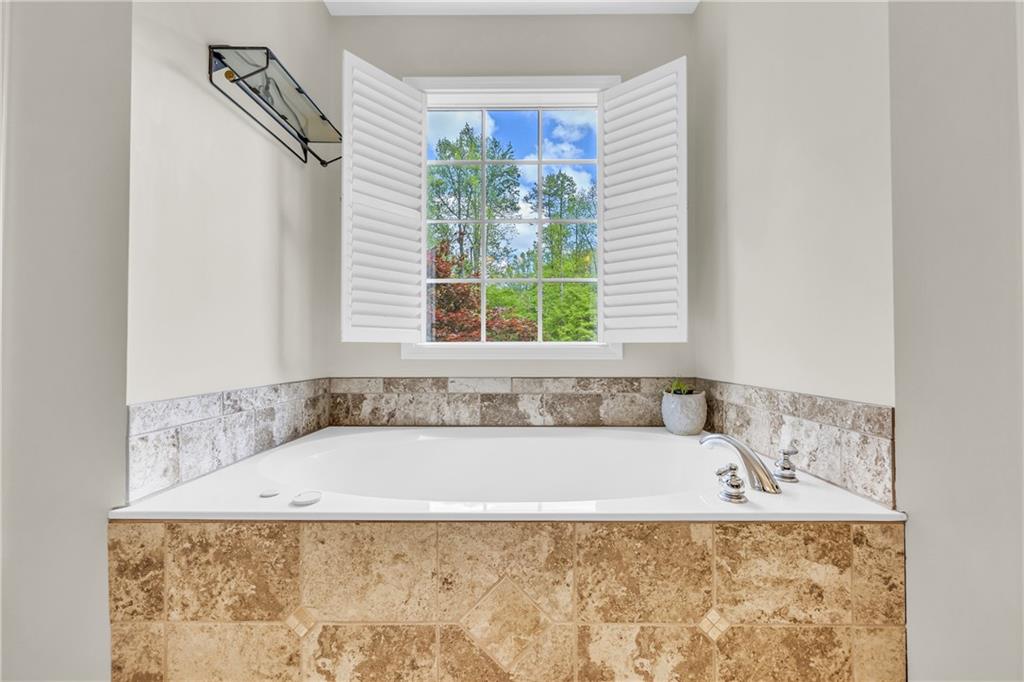 Murrayville, Georgia, 30564, United States, 5 Bedrooms Bedrooms, ,4 BathroomsBathrooms,Residential,For Sale,1836190