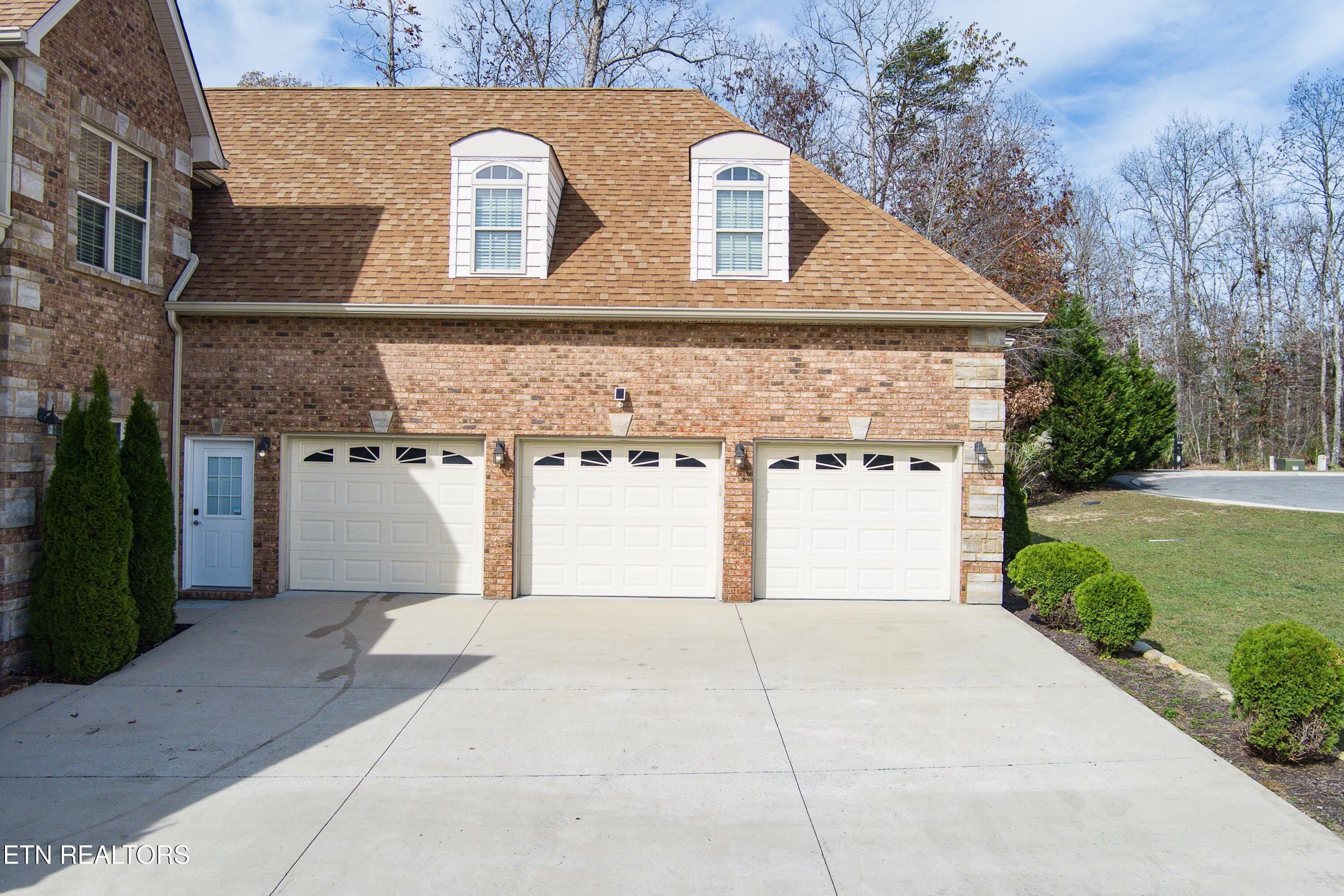 39 N Riverview Ln., Crossville, Tennessee, 38555, United States, 5 Bedrooms Bedrooms, ,5 BathroomsBathrooms,Residential,For Sale,39 N Riverview Ln.,1654091