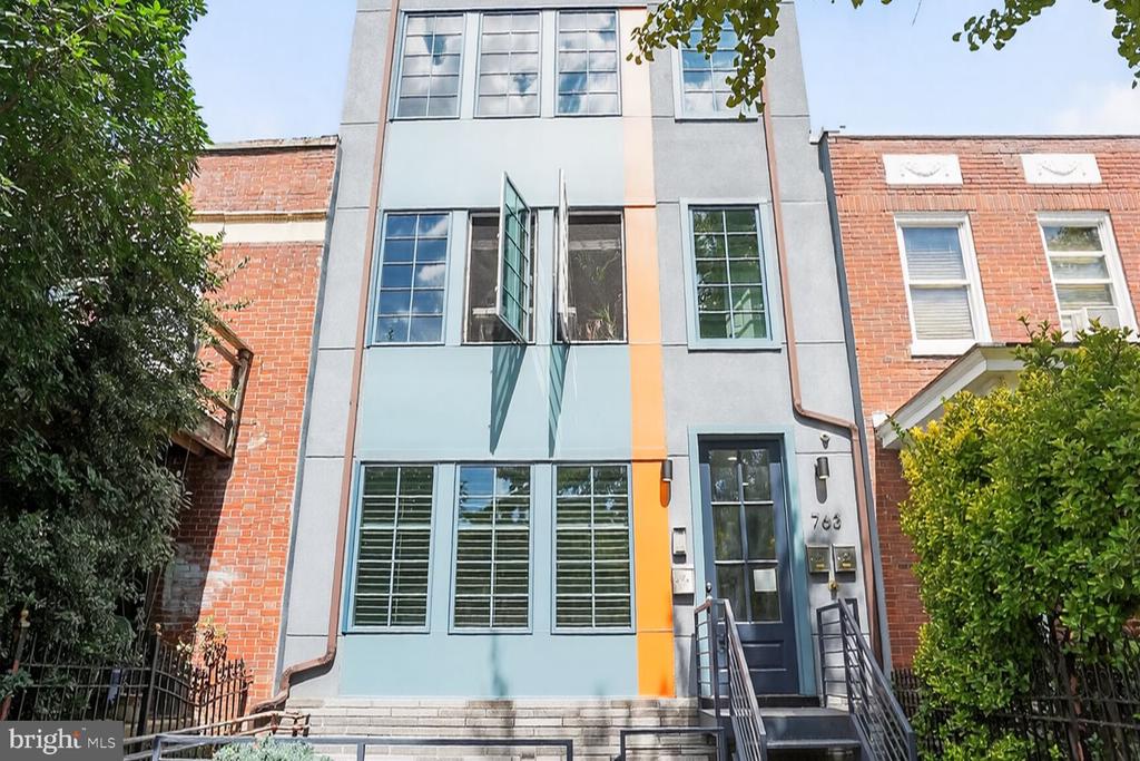 Washington, District of Columbia, 20010, United States, 2 Bedrooms Bedrooms, ,2 BathroomsBathrooms,Residential,For Sale,1975364