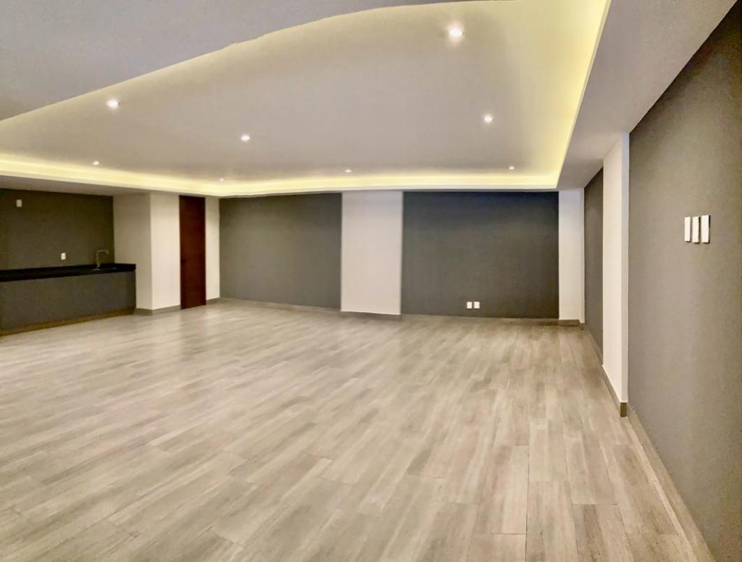 Fuente de Pir?mides, Naucalpan de Juárez, Estado de México, 53950, Mexico, 3 Bedrooms Bedrooms, ,3 BathroomsBathrooms,Residential,For Sale,Fuente de Pir?mides,1444000