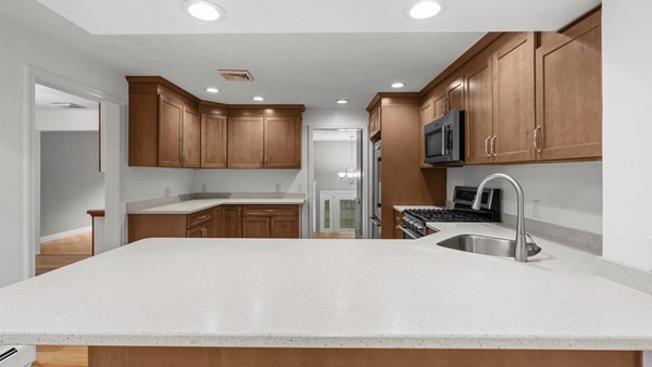 Southborough, Massachusetts, 01772, United States, 4 Bedrooms Bedrooms, ,3 BathroomsBathrooms,Residential,For Sale,1981487