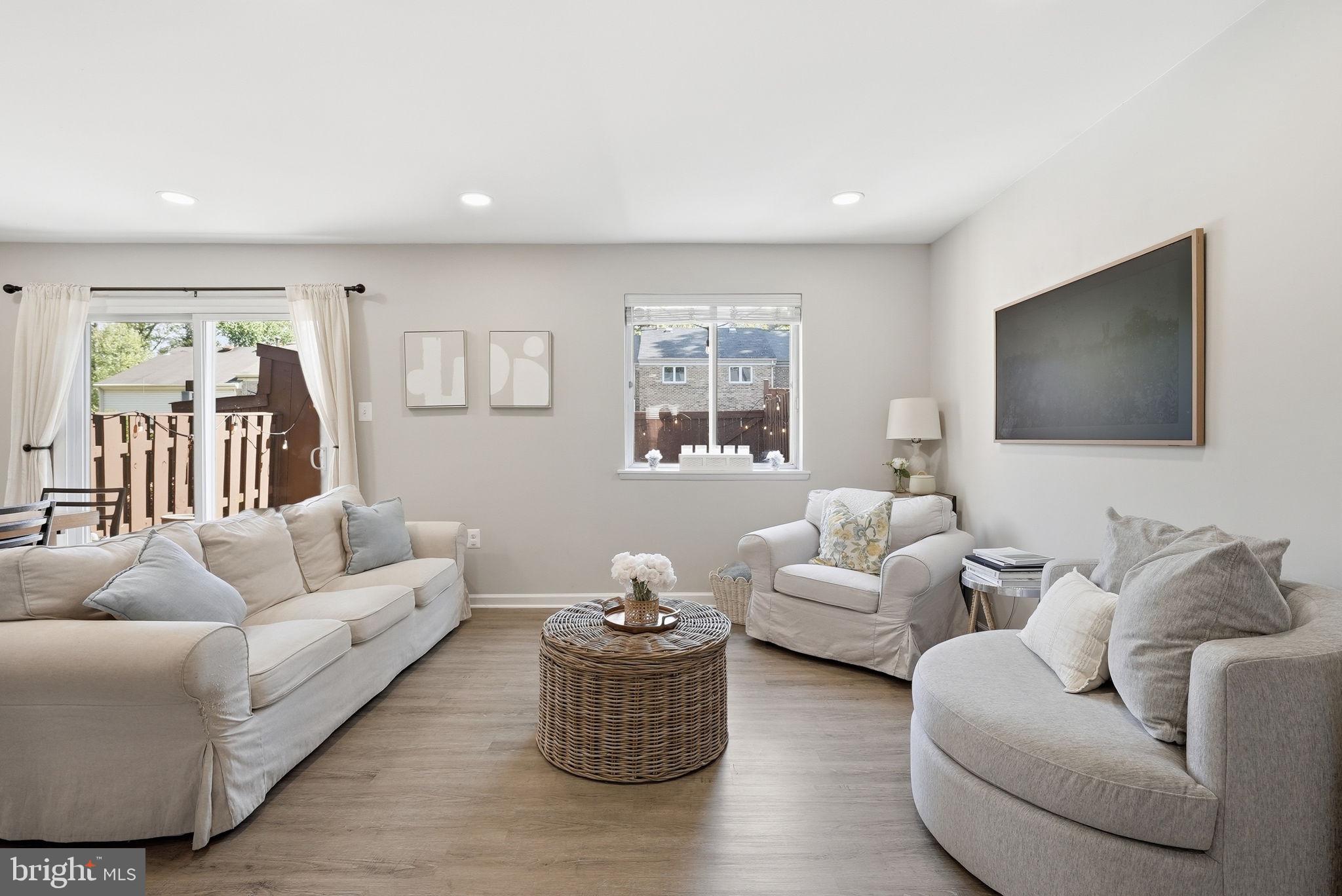 Fairfax, Virginia, 22031, United States, 3 Bedrooms Bedrooms, ,4 BathroomsBathrooms,Residential,For Sale,2048511