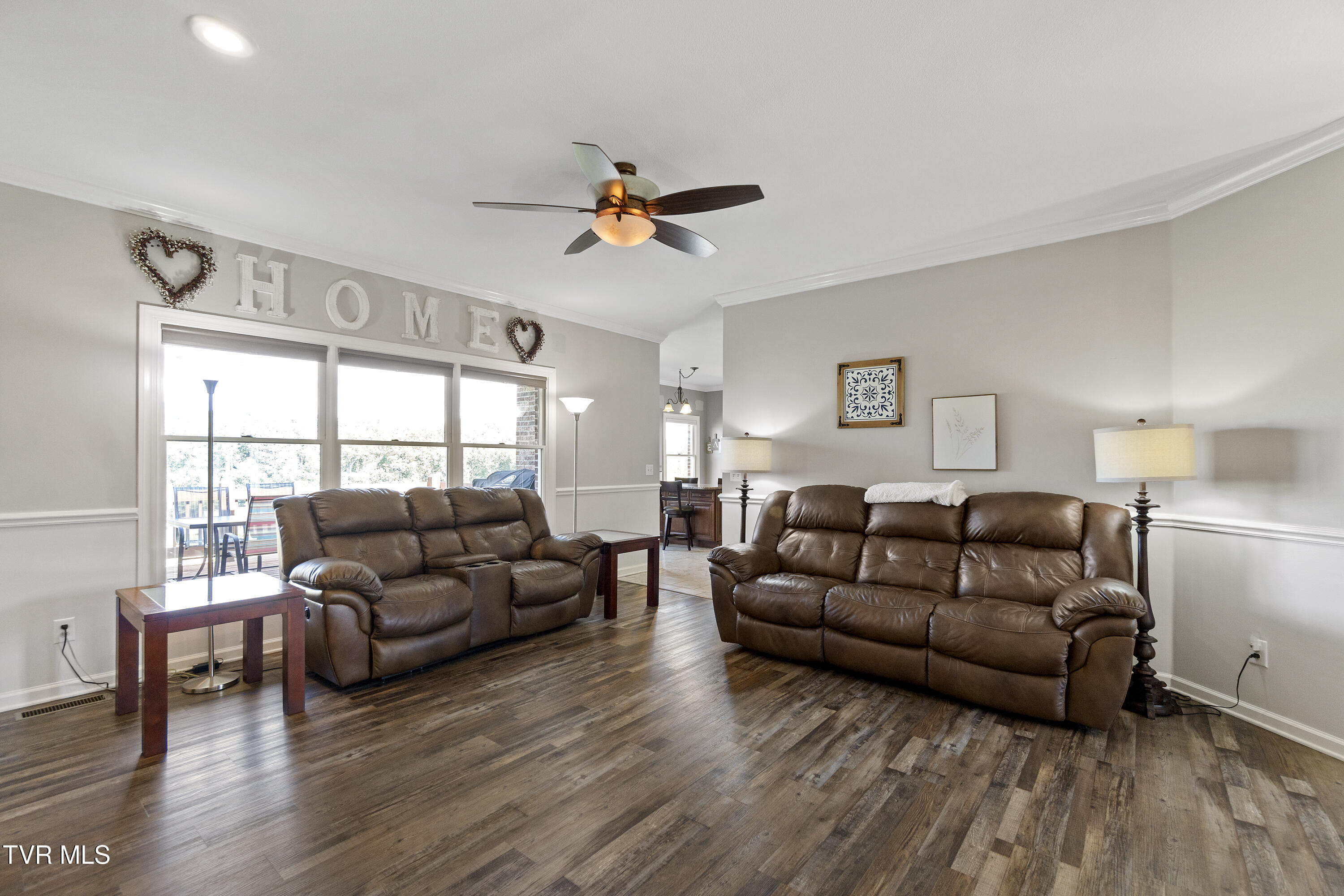 Greeneville, Tennessee, 37743, United States, 4 Bedrooms Bedrooms, ,3 BathroomsBathrooms,Residential,For Sale,1997780