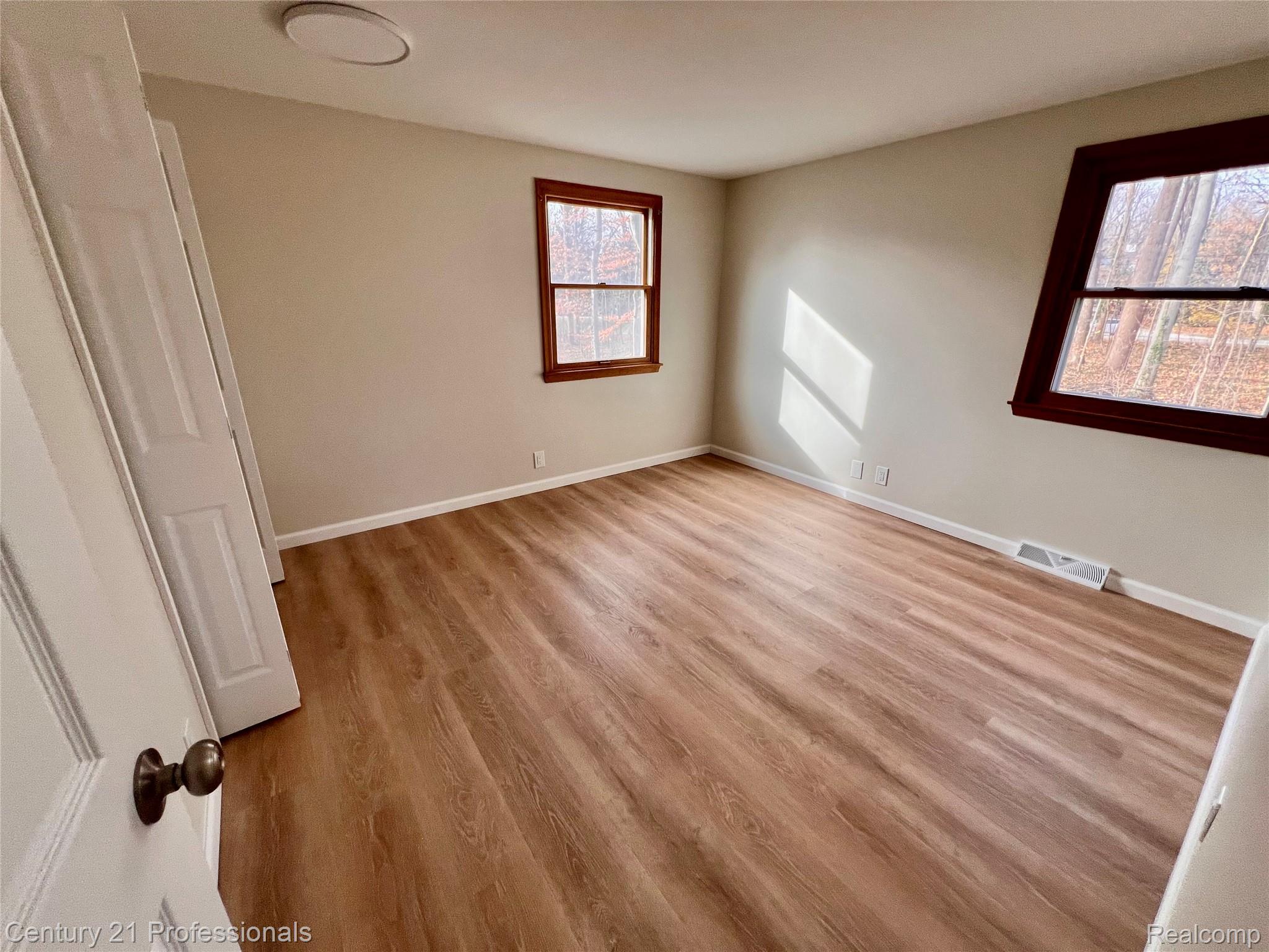 Plymouth, Michigan, 48170, United States, 5 Bedrooms Bedrooms, ,3 BathroomsBathrooms,Residential,For Sale,1982882