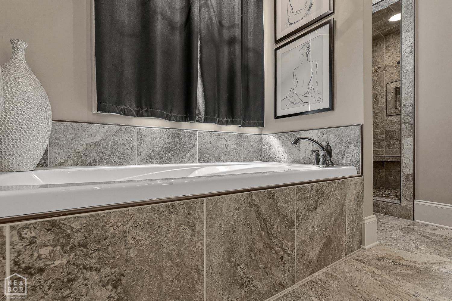 Jonesboro, Arkansas, 72404, United States, 4 Bedrooms Bedrooms, ,4 BathroomsBathrooms,Residential,For Sale,2031922