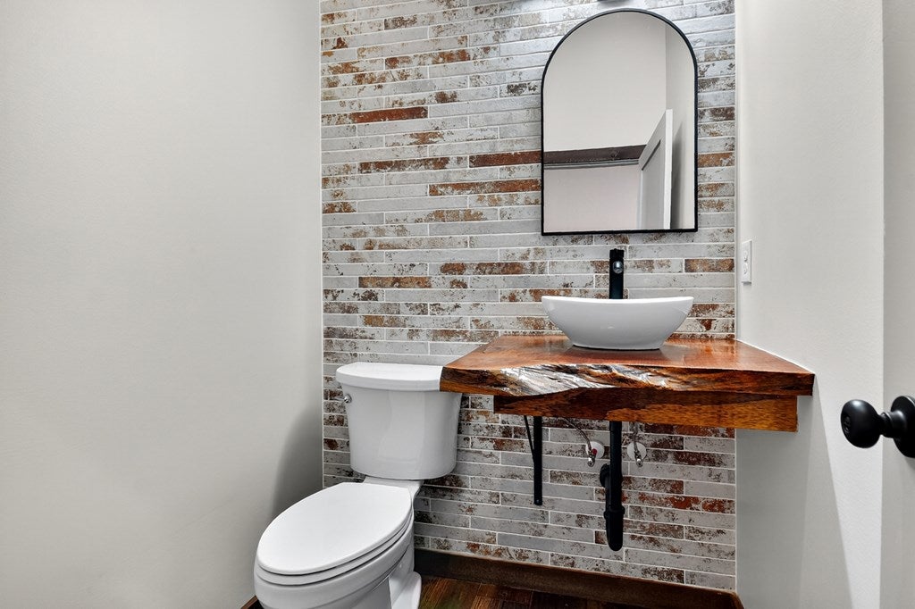 Mineral Bluff, Georgia, 30559, United States, 3 Bedrooms Bedrooms, ,3 BathroomsBathrooms,Residential,For Sale,1871294