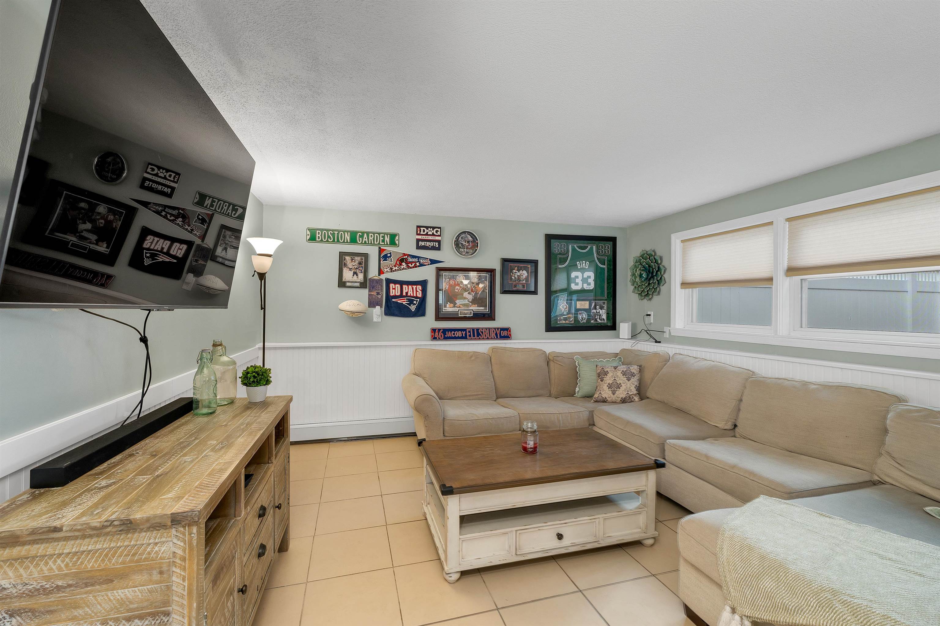 Hooksett, New Hampshire, 03106, United States, 3 Bedrooms Bedrooms, ,2 BathroomsBathrooms,Residential,For Sale,1992104