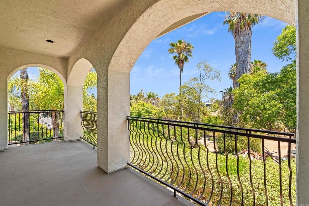 Chula Vista, California, 91910, United States, 5 Bedrooms Bedrooms, ,6 BathroomsBathrooms,Residential,For Sale,1996956