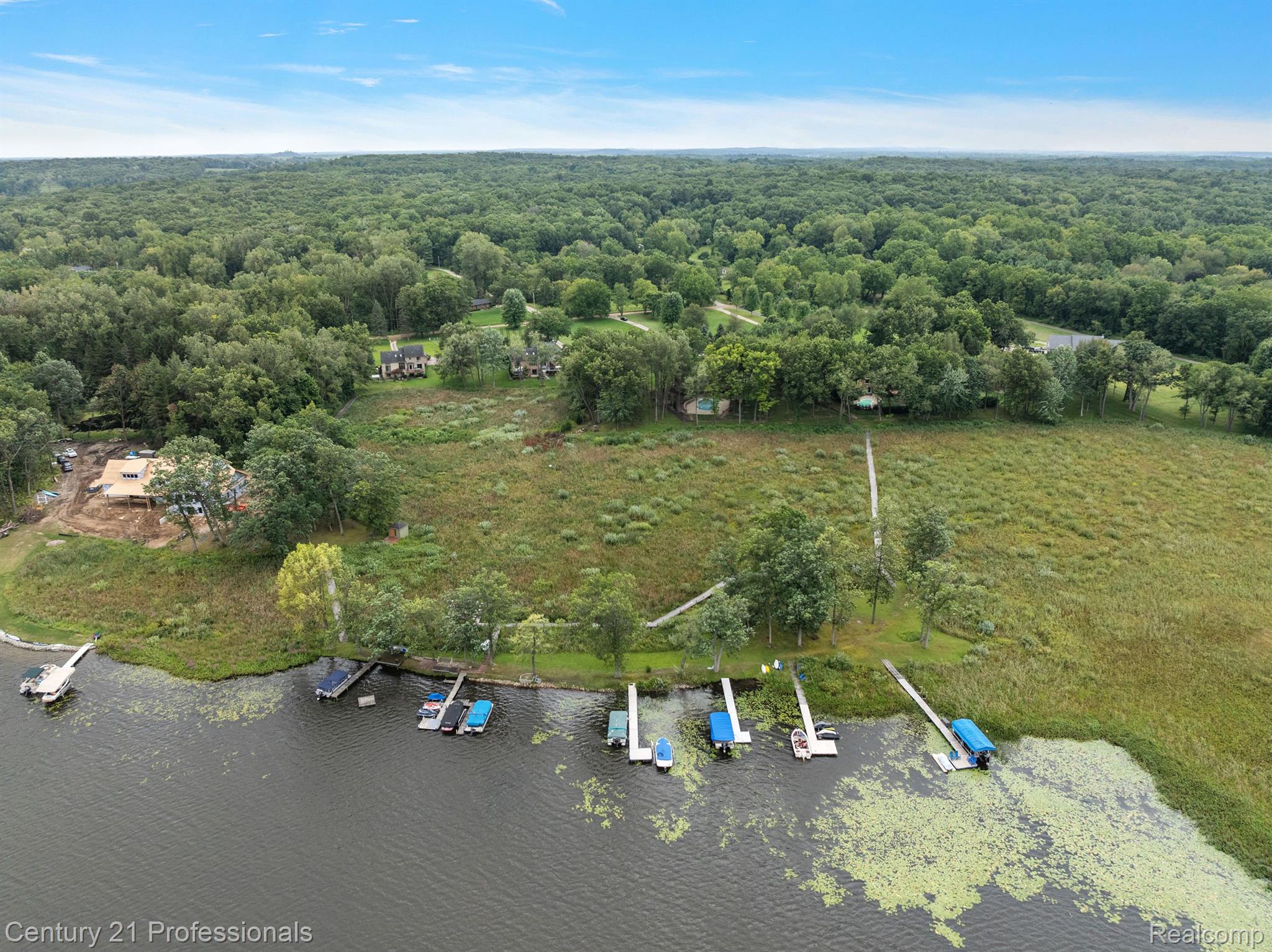 Davisburg, Michigan, 48350, United States, 5 Bedrooms Bedrooms, ,4 BathroomsBathrooms,Residential,For Sale,1978362