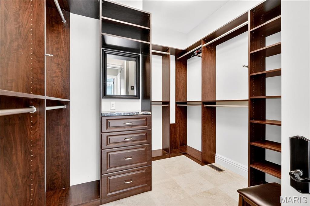 Town and Country, Missouri, 63141, United States, 6 Bedrooms Bedrooms, ,7 BathroomsBathrooms,Residential,For Sale,1992956