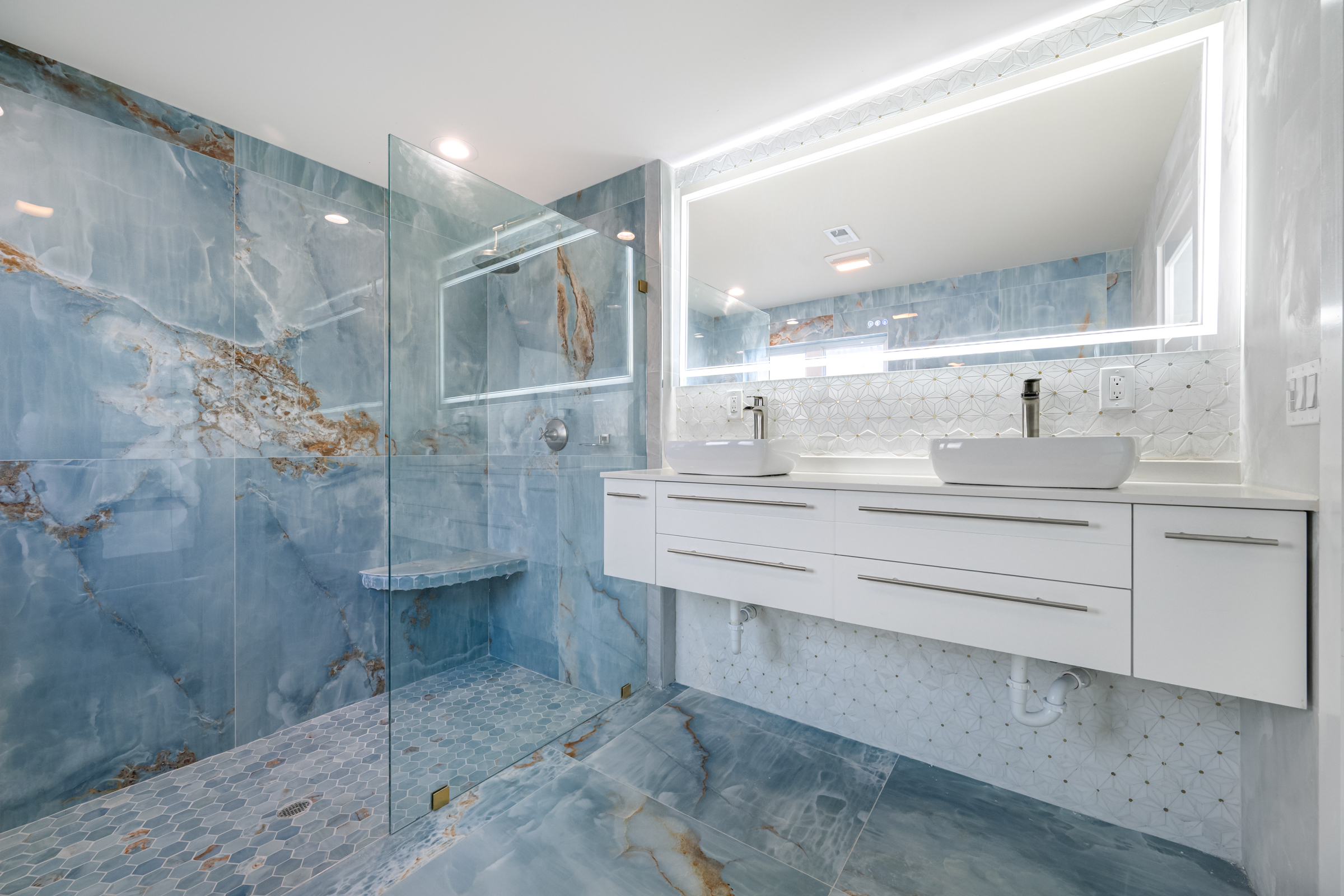 Treasure Island, Florida, 33706, United States, 3 Bedrooms Bedrooms, ,2 BathroomsBathrooms,Residential,For Sale,1990386