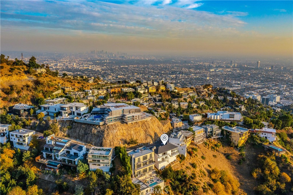 Los Angeles, California, 90069, United States, 3 Bedrooms Bedrooms, ,1 BathroomBathrooms,Residential,For Sale,1897836