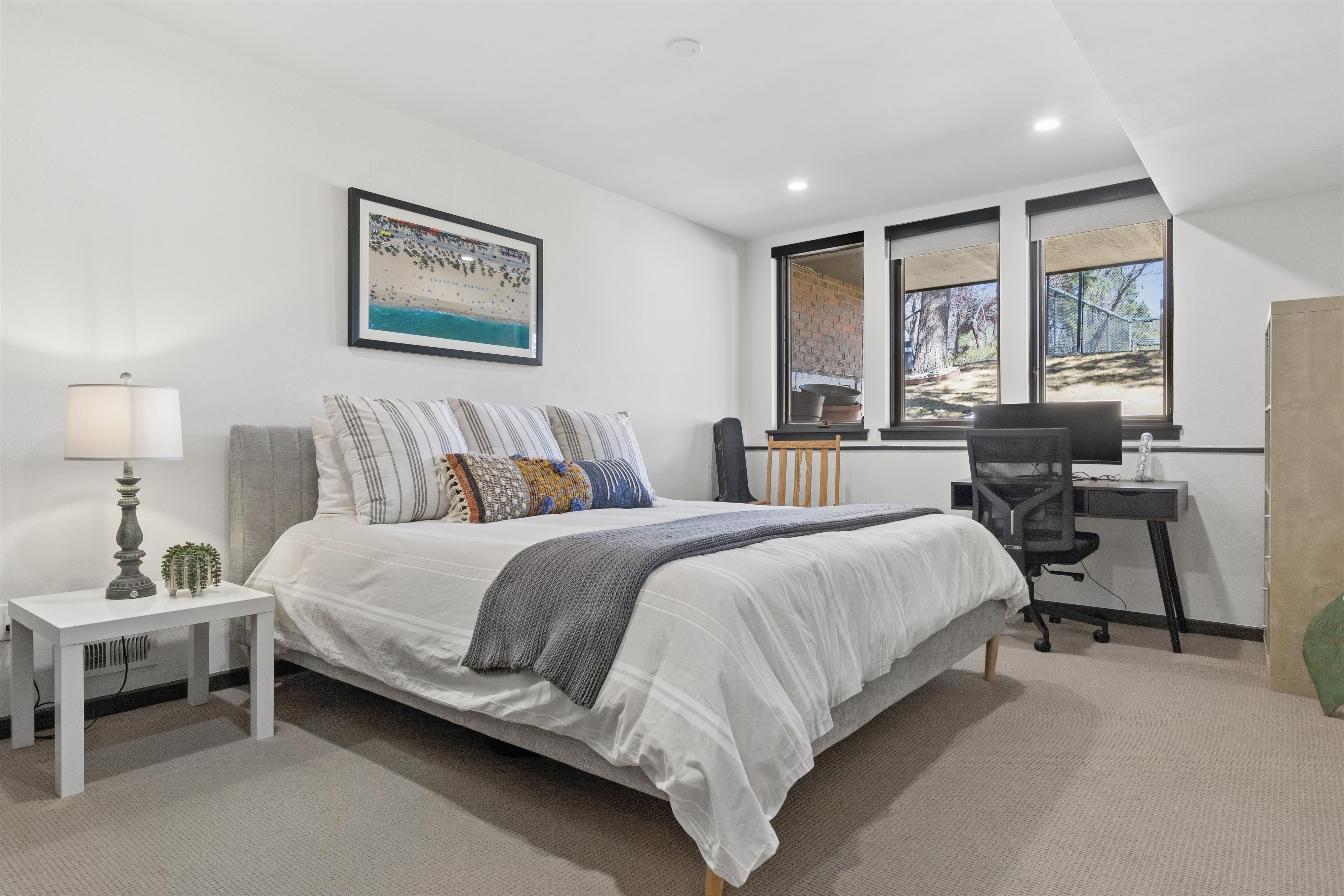  A Rare Offering: Five Bedrooms & Four Bathrooms Thoughtfully Designed Townhome - 物件實景