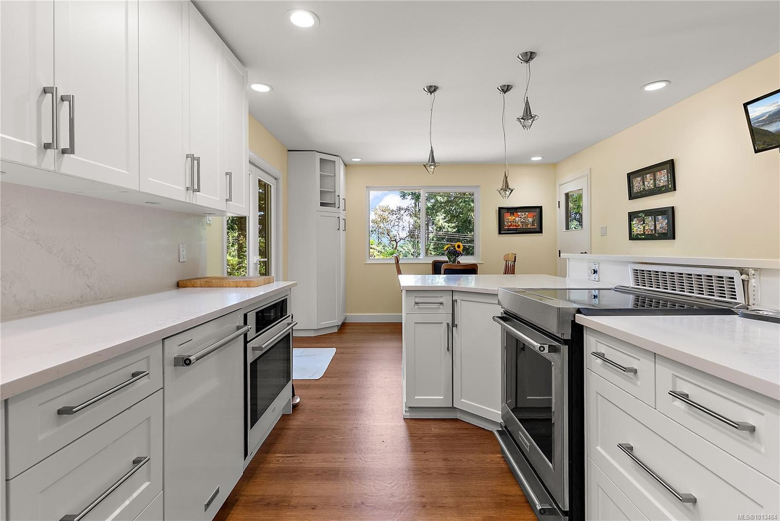 NORTH SAANICH, British Columbia, V8L 5J4, CA, 5 Bedrooms Bedrooms, ,Residential,For Sale,1950110