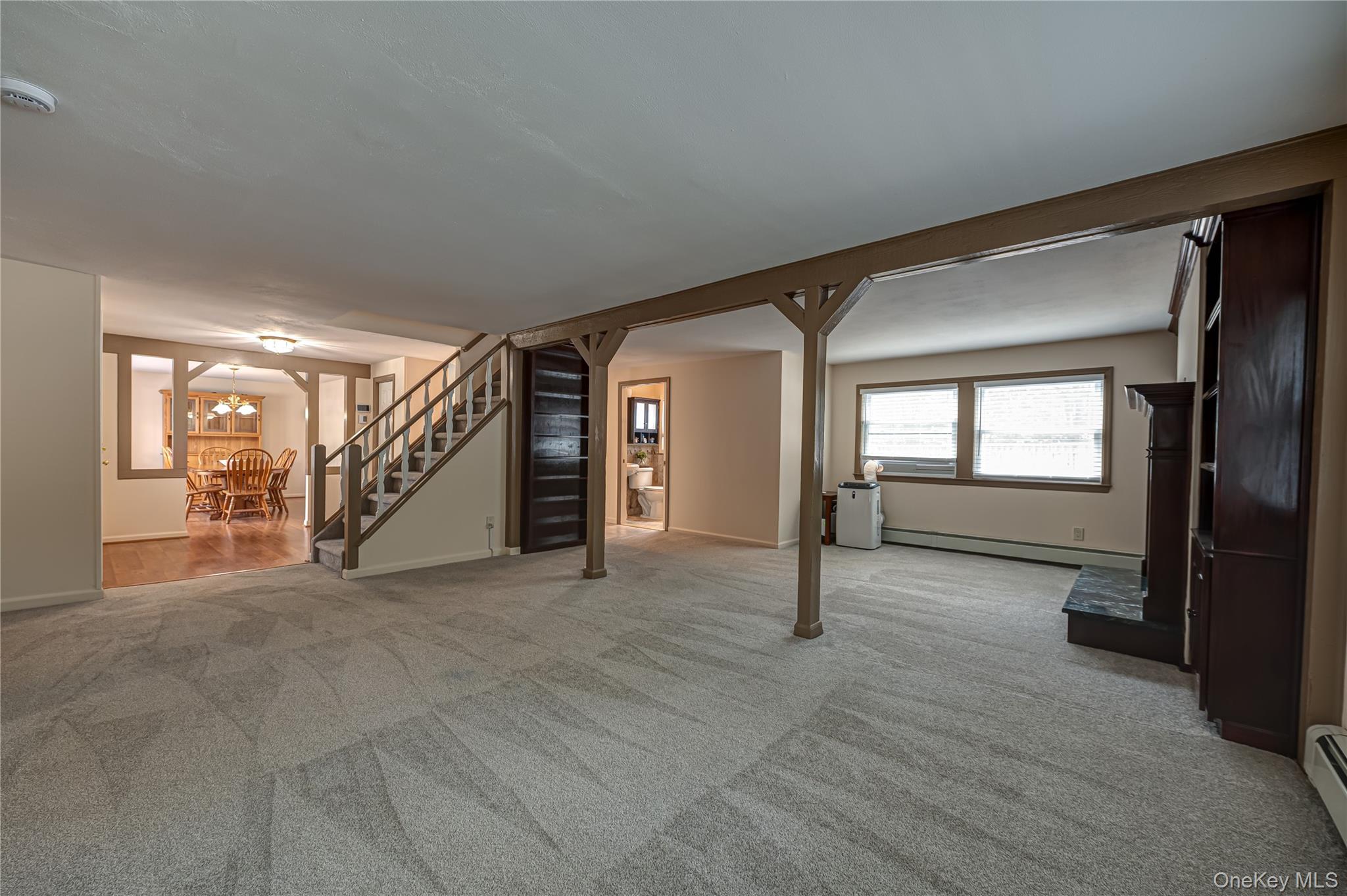  16 Sussex Lane, Lake Grove, NY, 11755 - 物件實景