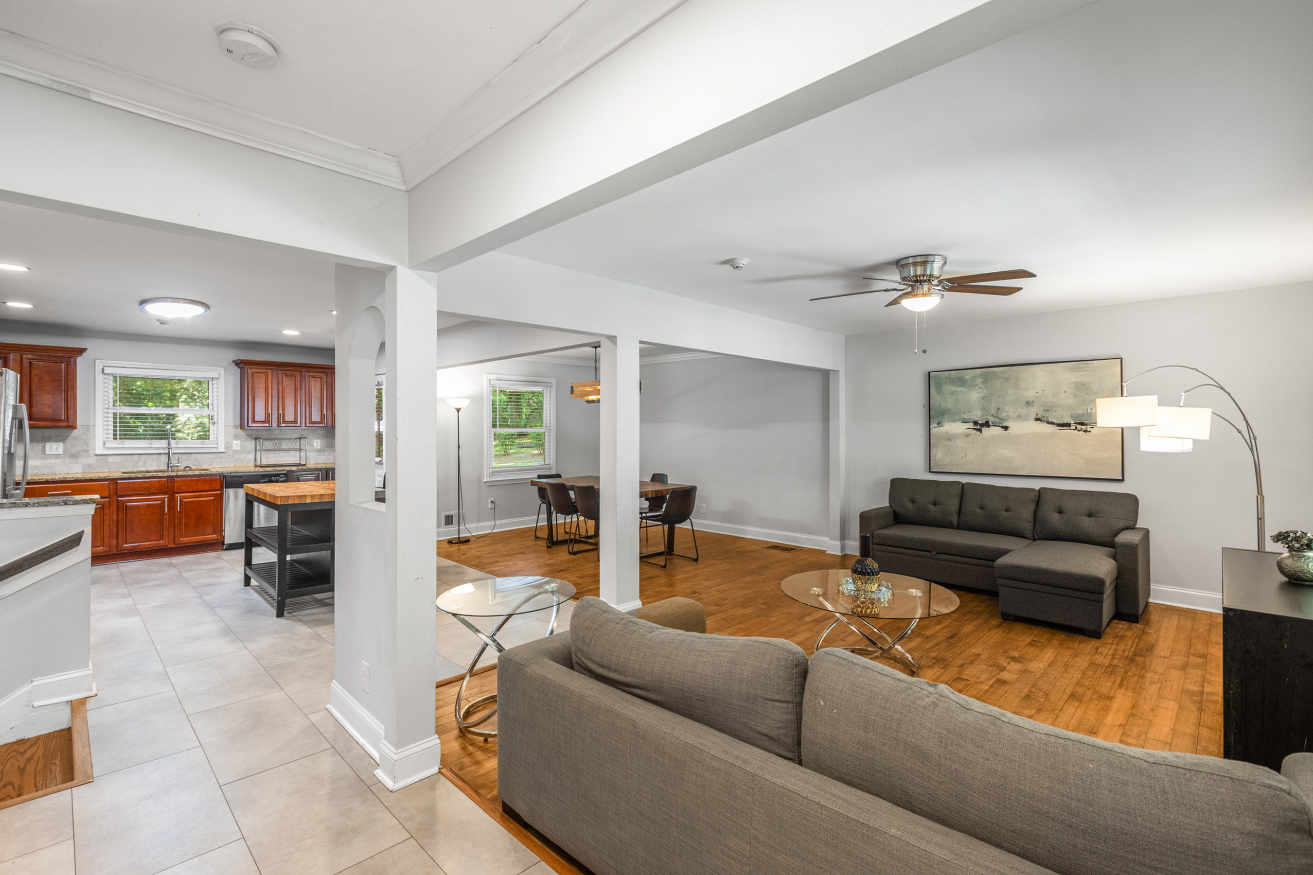  Beautifully Updated Four Bedroom Home on a Peaceful Cul-de-sac - 物件實景