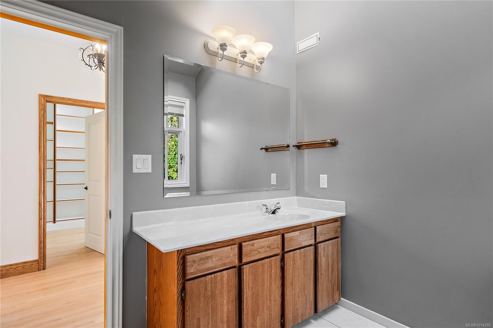 NORTH SAANICH, British Columbia, V8L 5P8, CA, 7 Bedrooms Bedrooms, ,Residential,For Sale,1948660