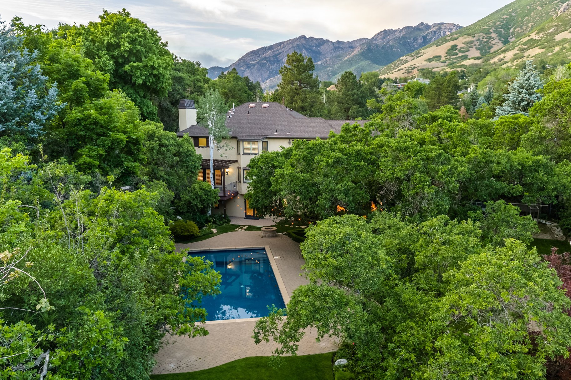  Private Cottonwood Heights Estate with Resort Backyard & Mountain Views - 物件實景