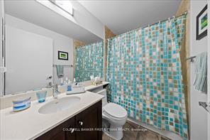 Ottawa, Ontario, K2A 1R8, CA, 2 Bedrooms Bedrooms, ,2 BathroomsBathrooms,Residential,For Sale,1989135