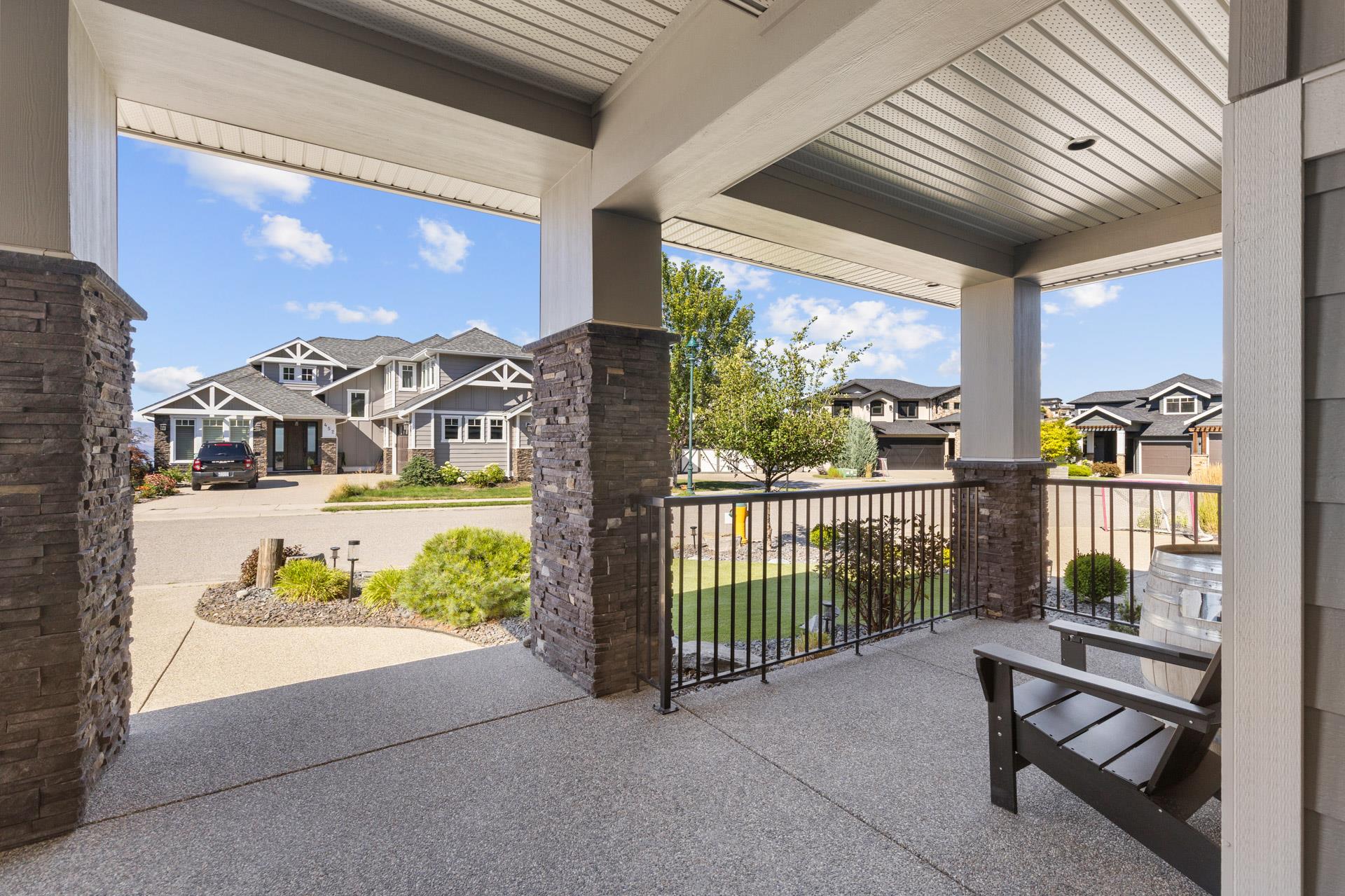 KELOWNA, British Columbia, V1W 5K2, CA, 5 Bedrooms Bedrooms, ,3 BathroomsBathrooms,Residential,For Sale,1960924