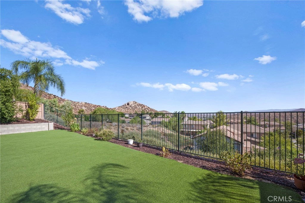 Lake Elsinore, California, 92532, United States, 5 Bedrooms Bedrooms, ,4 BathroomsBathrooms,Residential,For Sale,1989884