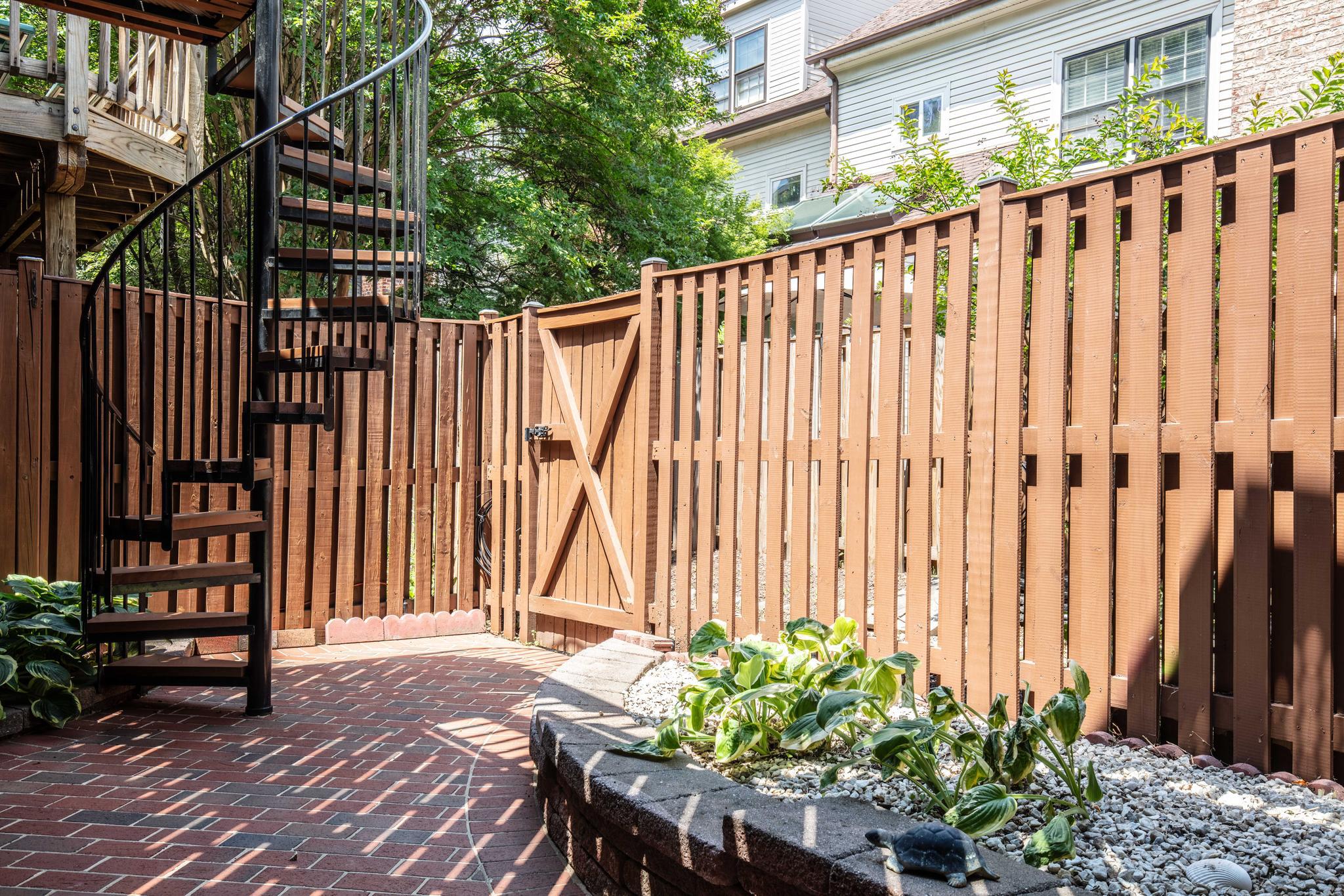  6304 Chaucer View Circle, Alexandria, VA, 22304 - 物件實景