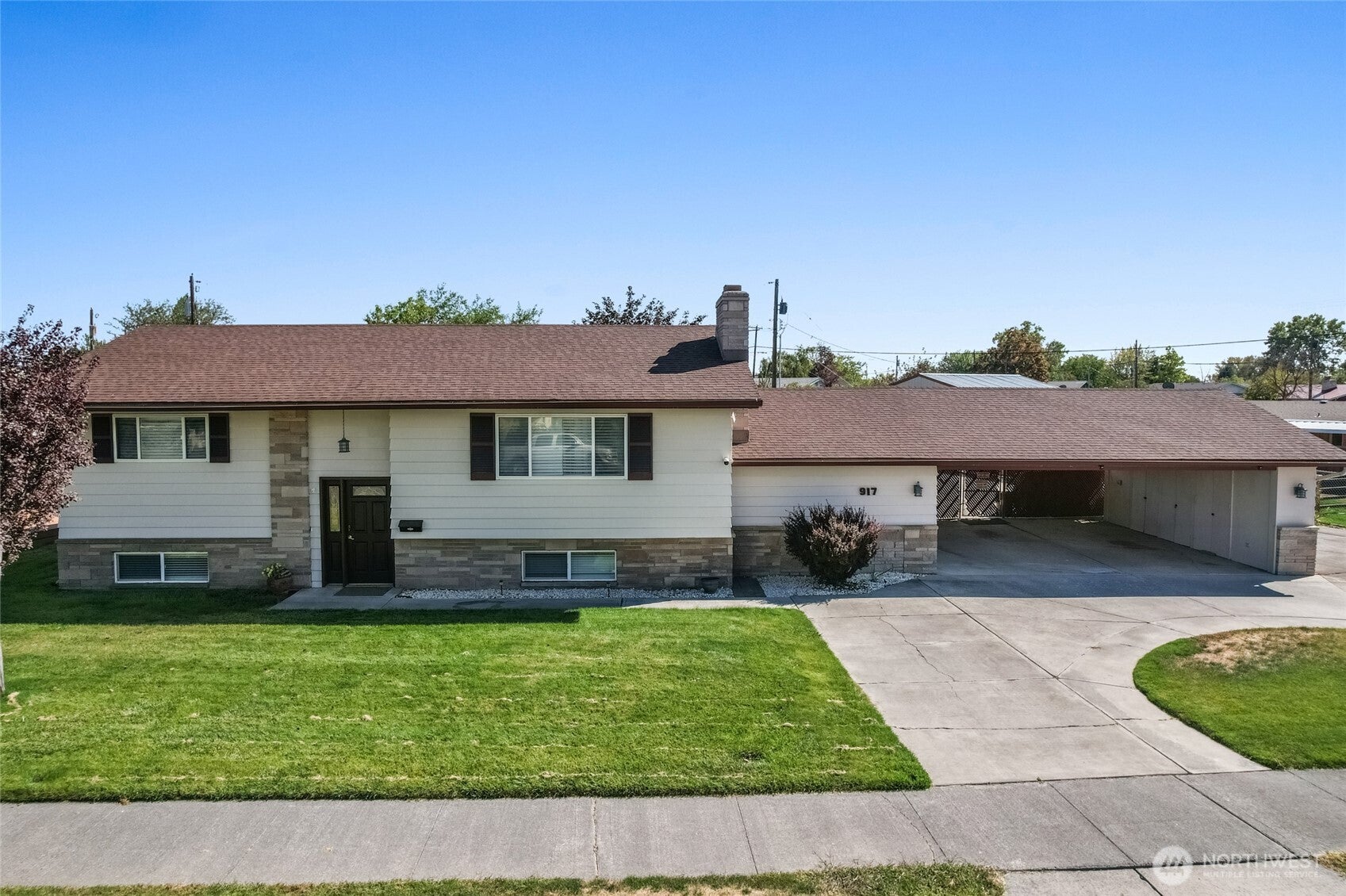 Dahlia Dr, Moses Lake, WA 98837