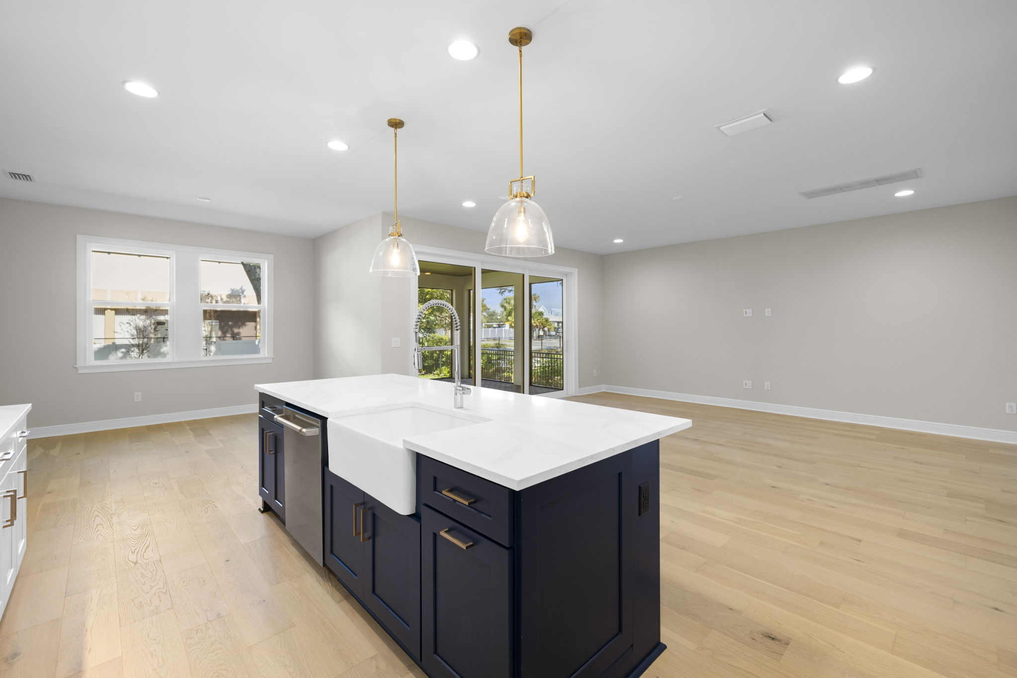 Tampa, Florida, 33629, United States, 4 Bedrooms Bedrooms, ,5 BathroomsBathrooms,Residential,For Sale,1986126