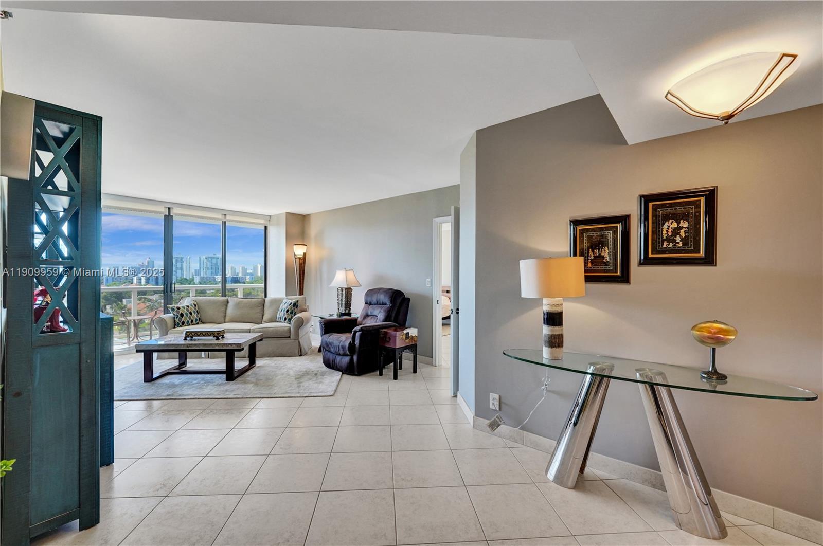 Aventura, Florida, 33180, United States, 2 Bedrooms Bedrooms, ,2 BathroomsBathrooms,Residential,For Sale,1988948