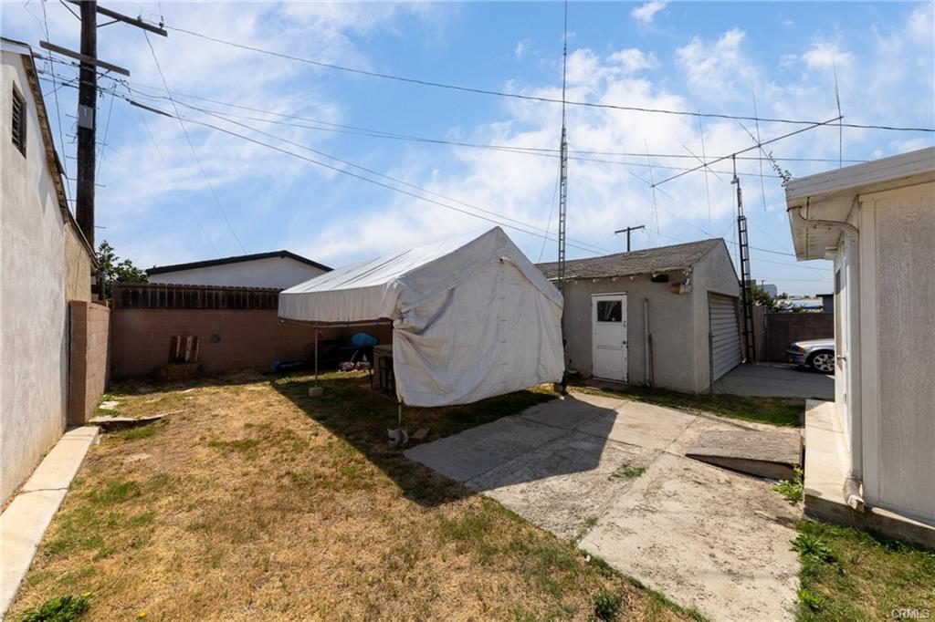 Los Angeles, California, 90059, United States, 2 Bedrooms Bedrooms, ,1 BathroomBathrooms,Residential,For Sale,1908040