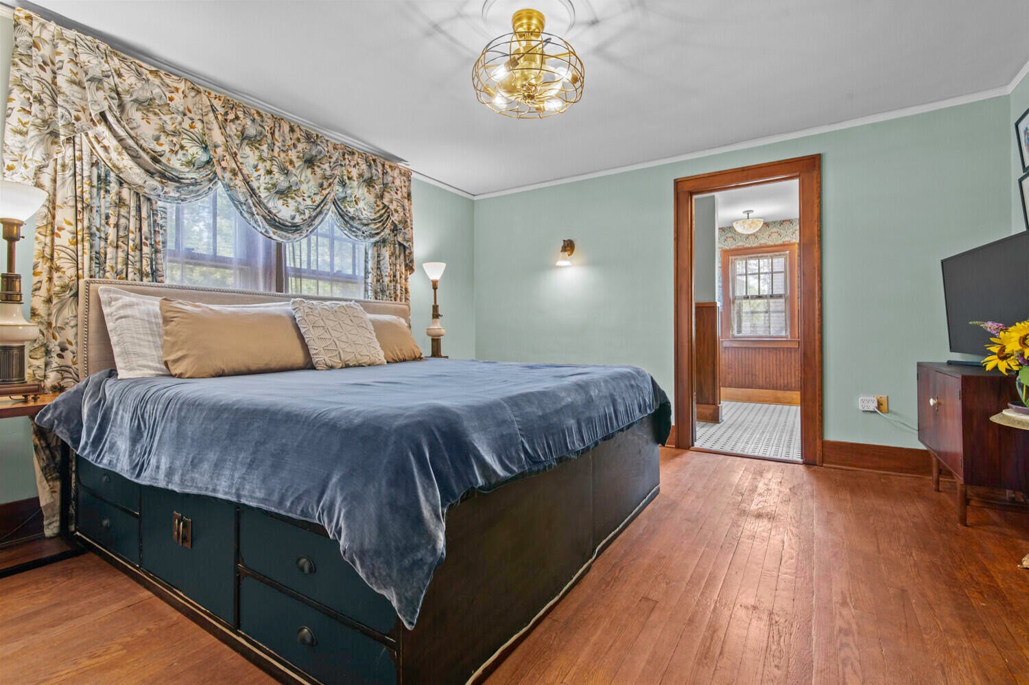 Ann Arbor, Michigan, 48103, United States, 4 Bedrooms Bedrooms, ,3 BathroomsBathrooms,Residential,For Sale,1991262