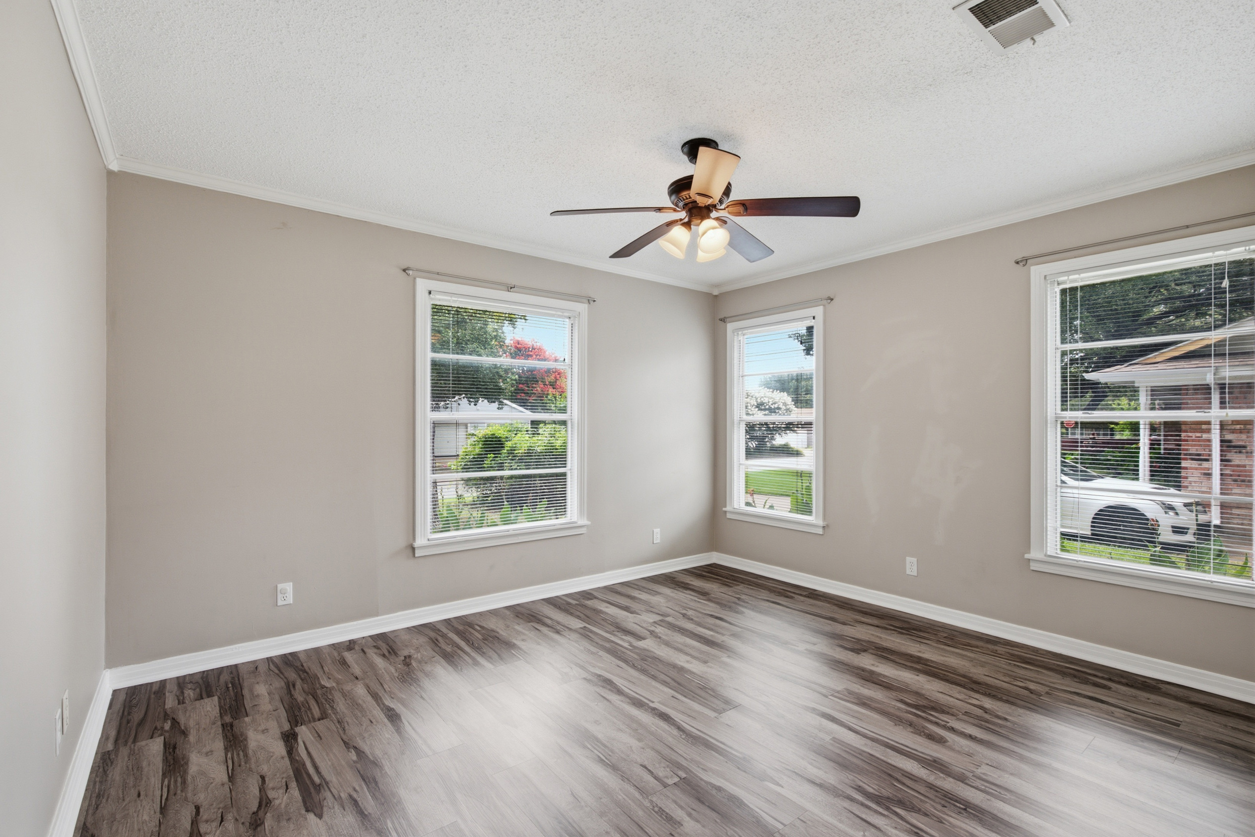  909 Keith Pumphrey Drive, River Oaks, TX, 76114 - 物件實景
