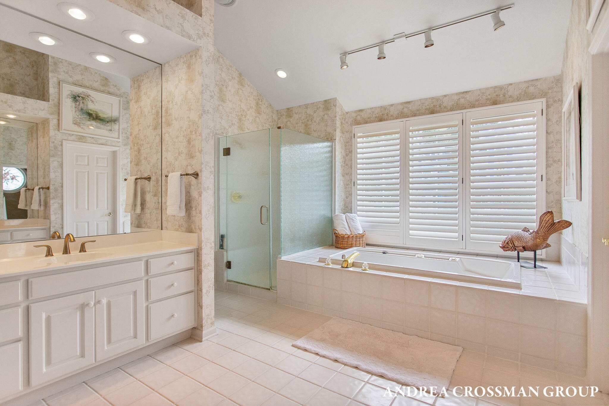 St. Joseph, Michigan, 49085, United States, 4 Bedrooms Bedrooms, ,4 BathroomsBathrooms,Residential,For Sale,1960959