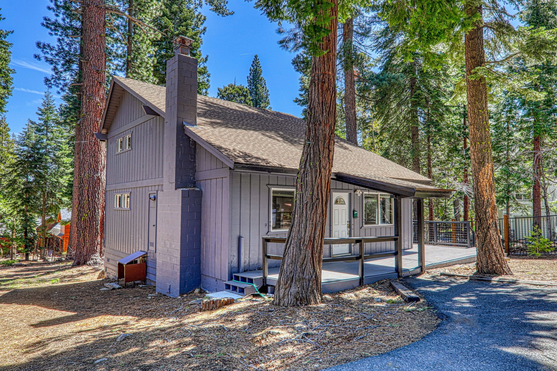  Tucked into a Prime Tahoe City setting - 物件實景