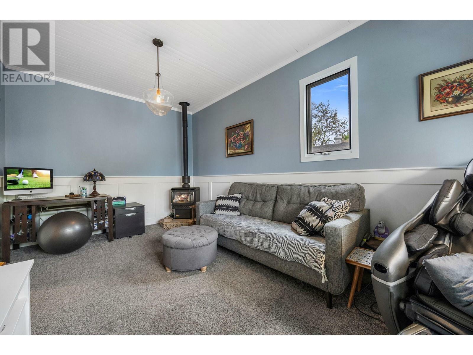 KELOWNA, British Columbia, V1Y 6A2, CA, 4 Bedrooms Bedrooms, ,3 BathroomsBathrooms,Residential,For Sale,1838696