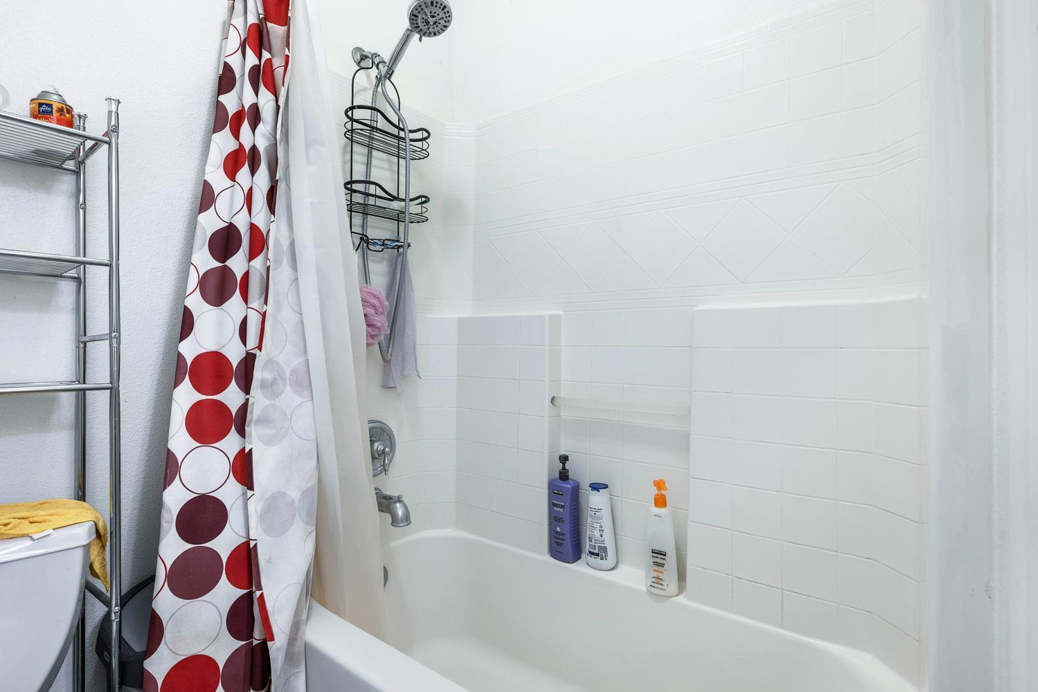 Fresno, California, 93727, United States, 4 Bedrooms Bedrooms, ,2 BathroomsBathrooms,Residential,For Sale,2008580