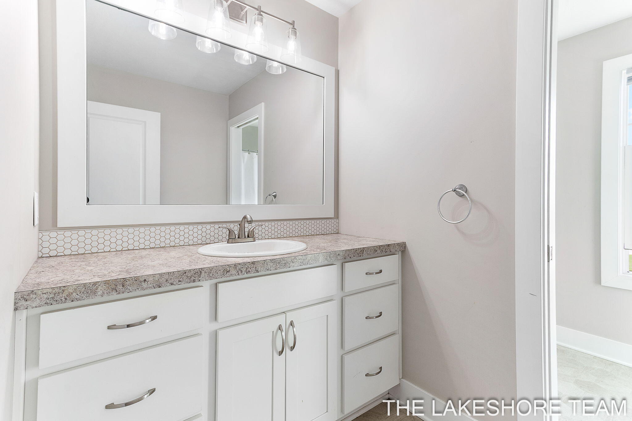 Holland, Michigan, 49424, United States, 5 Bedrooms Bedrooms, ,4 BathroomsBathrooms,Residential,For Sale,1973082