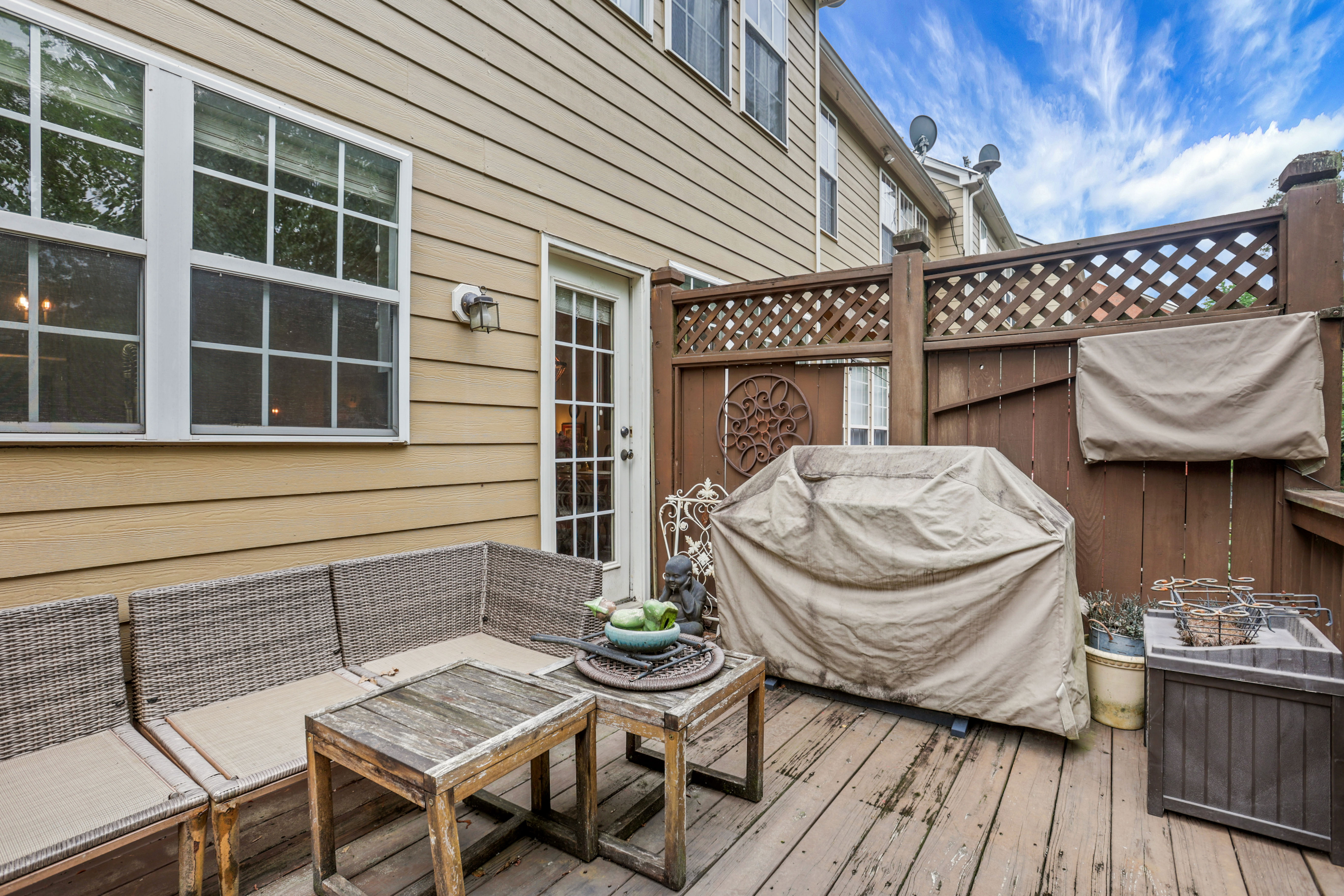  Charming Townhome in Desirable Area - 物件實景