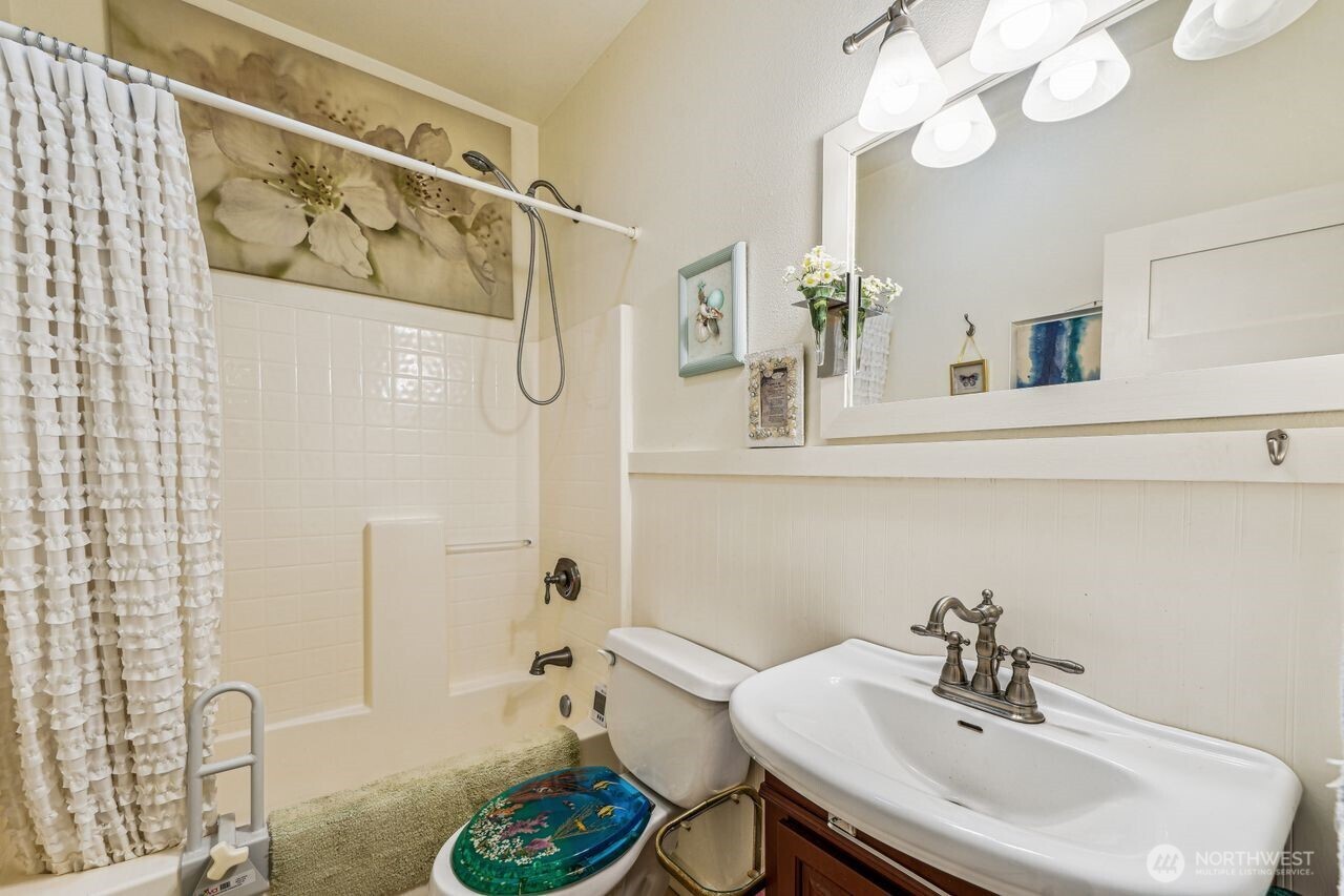 Anderson Island, Washington, 98303, United States, 3 Bedrooms Bedrooms, ,2 BathroomsBathrooms,Residential,For Sale,1908522