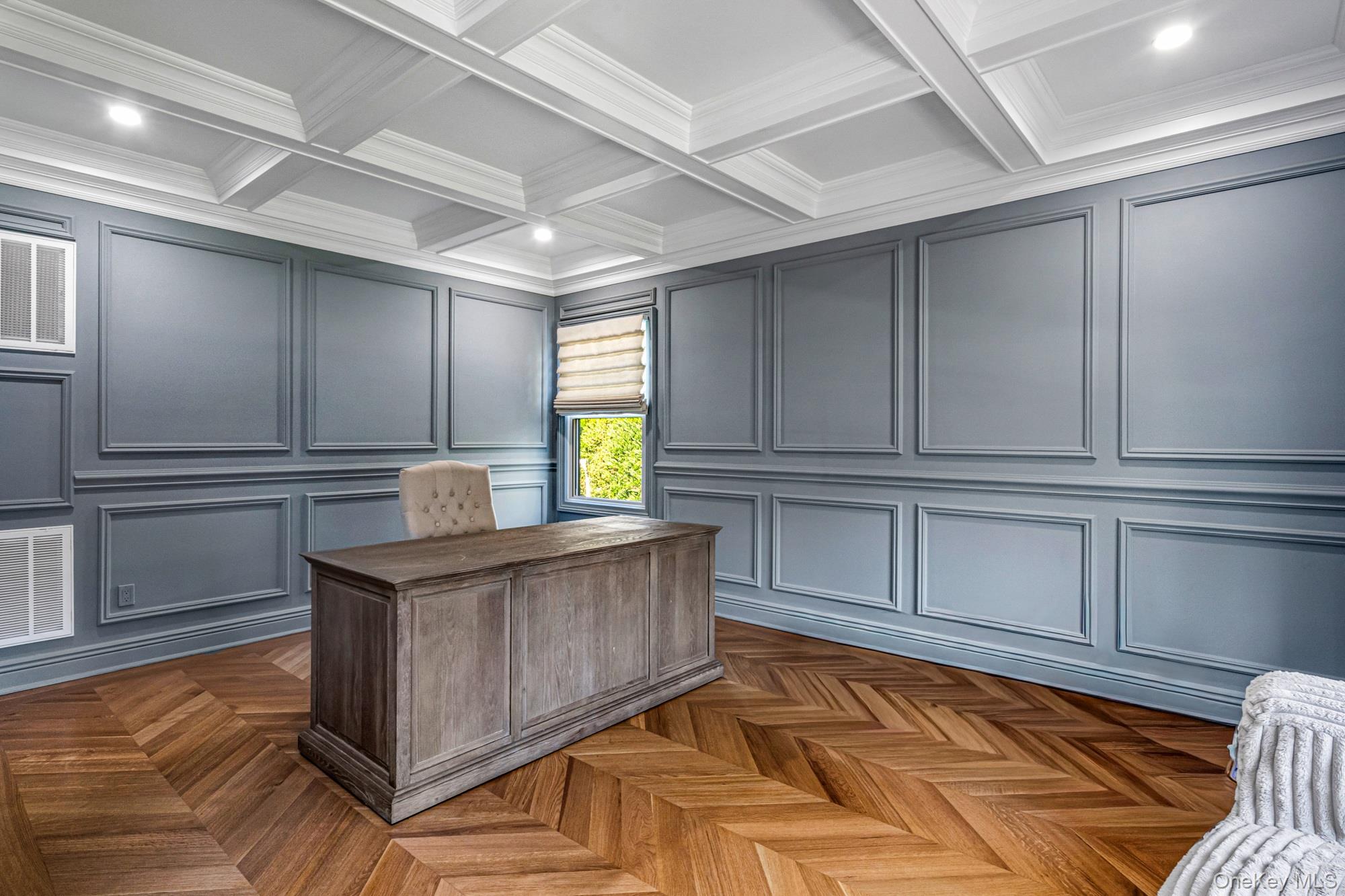 25 Boyd Drive, Westbury, NY, 11590 - 物件實景