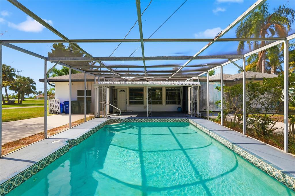 Sarasota, Florida, 34243, United States, 2 Bedrooms Bedrooms, ,2 BathroomsBathrooms,Residential,For Sale,1989484