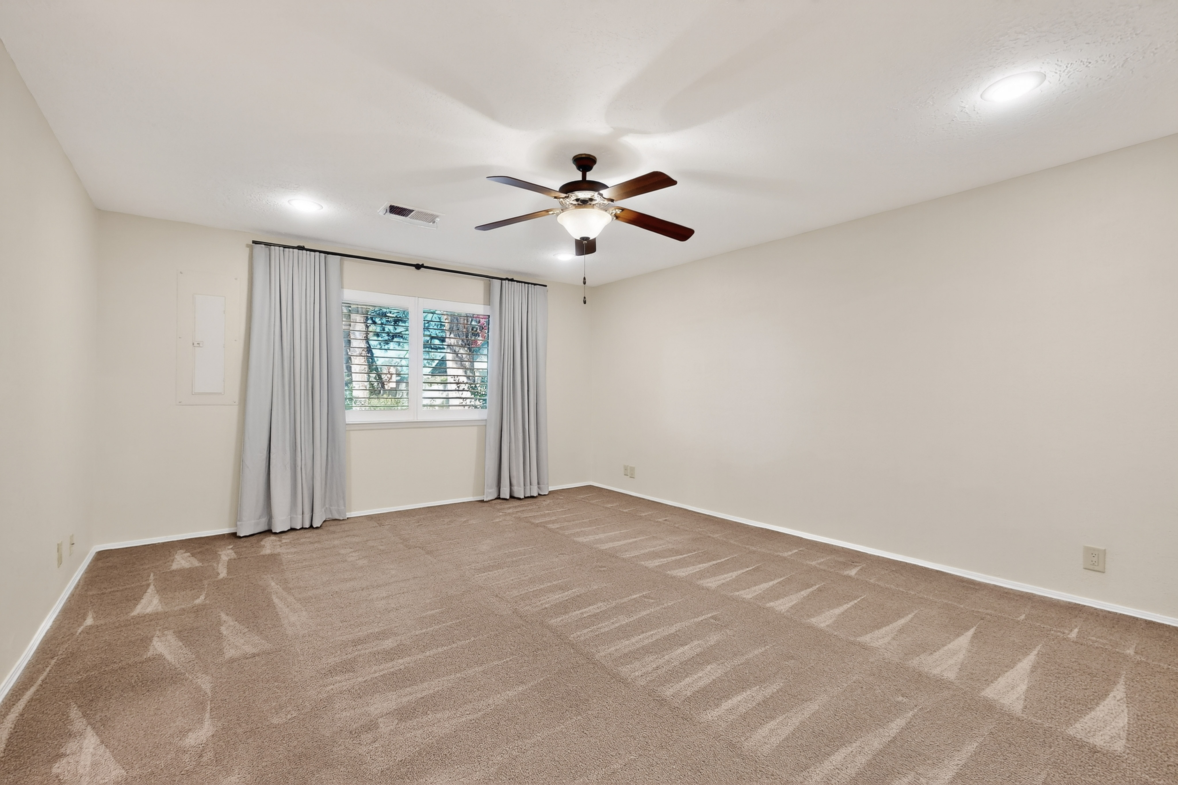 Albuquerque, New Mexico, 87109, United States, 4 Bedrooms Bedrooms, ,3 BathroomsBathrooms,Residential,For Sale,1985766