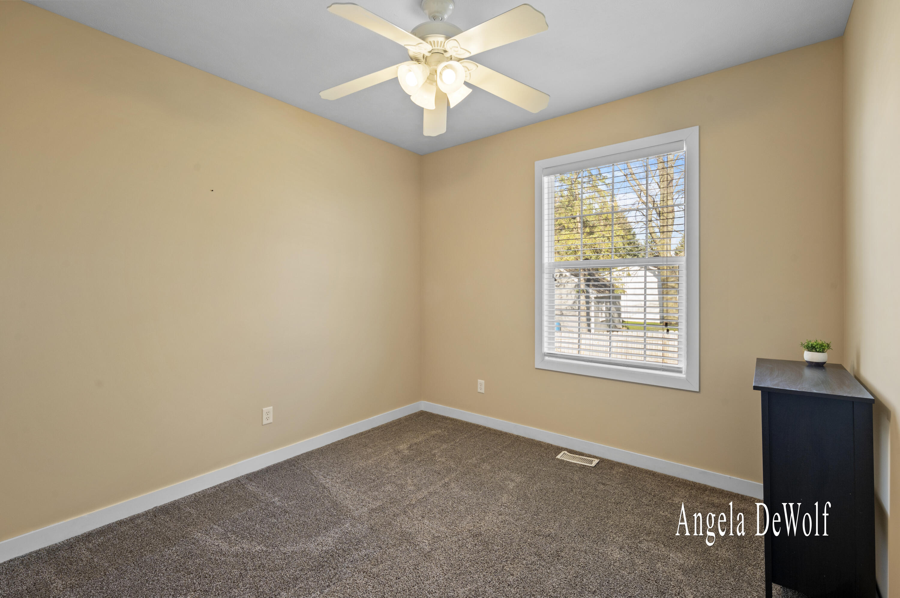 Hudsonville, Michigan, 49426, United States, 4 Bedrooms Bedrooms, ,3 BathroomsBathrooms,Residential,For Sale,1932787