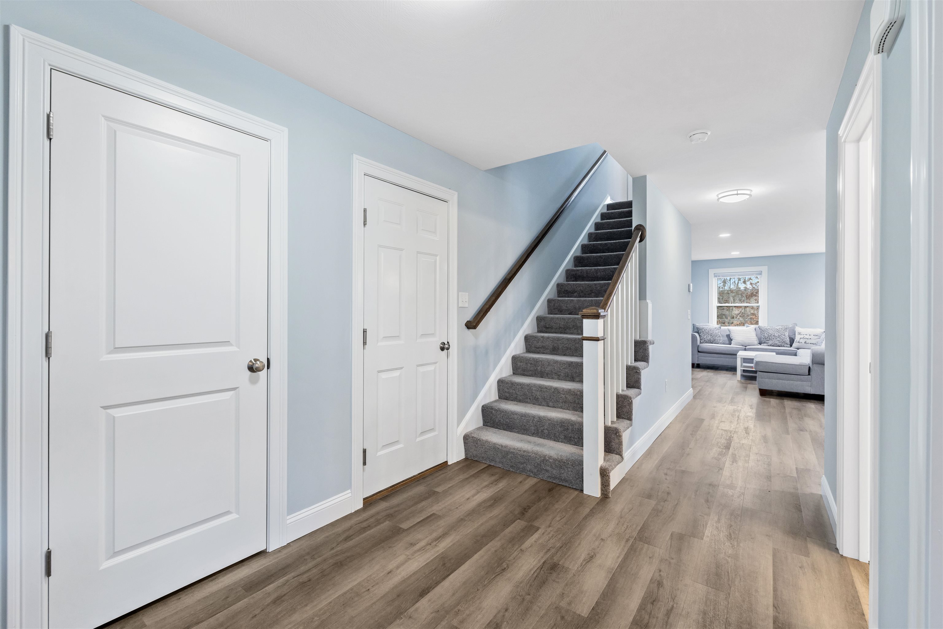 Hudson, New Hampshire, 03051, United States, 3 Bedrooms Bedrooms, ,2 BathroomsBathrooms,Residential,For Sale,1990943