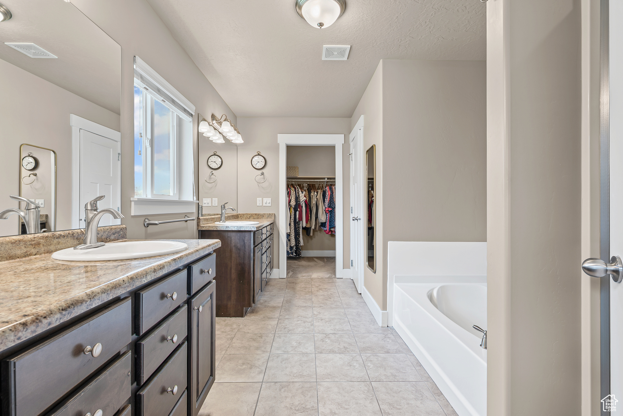 Herriman, Utah, 84096, United States, 4 Bedrooms Bedrooms, ,4 BathroomsBathrooms,Residential,For Sale,1949819