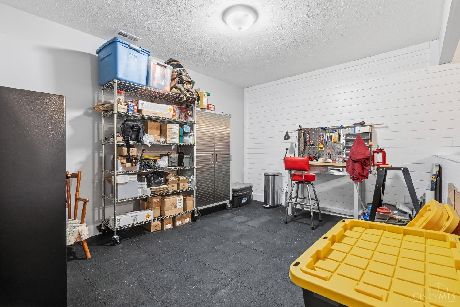 Wilmington, Ohio, 45177, United States, 6 Bedrooms Bedrooms, ,4 BathroomsBathrooms,Residential,For Sale,1989066