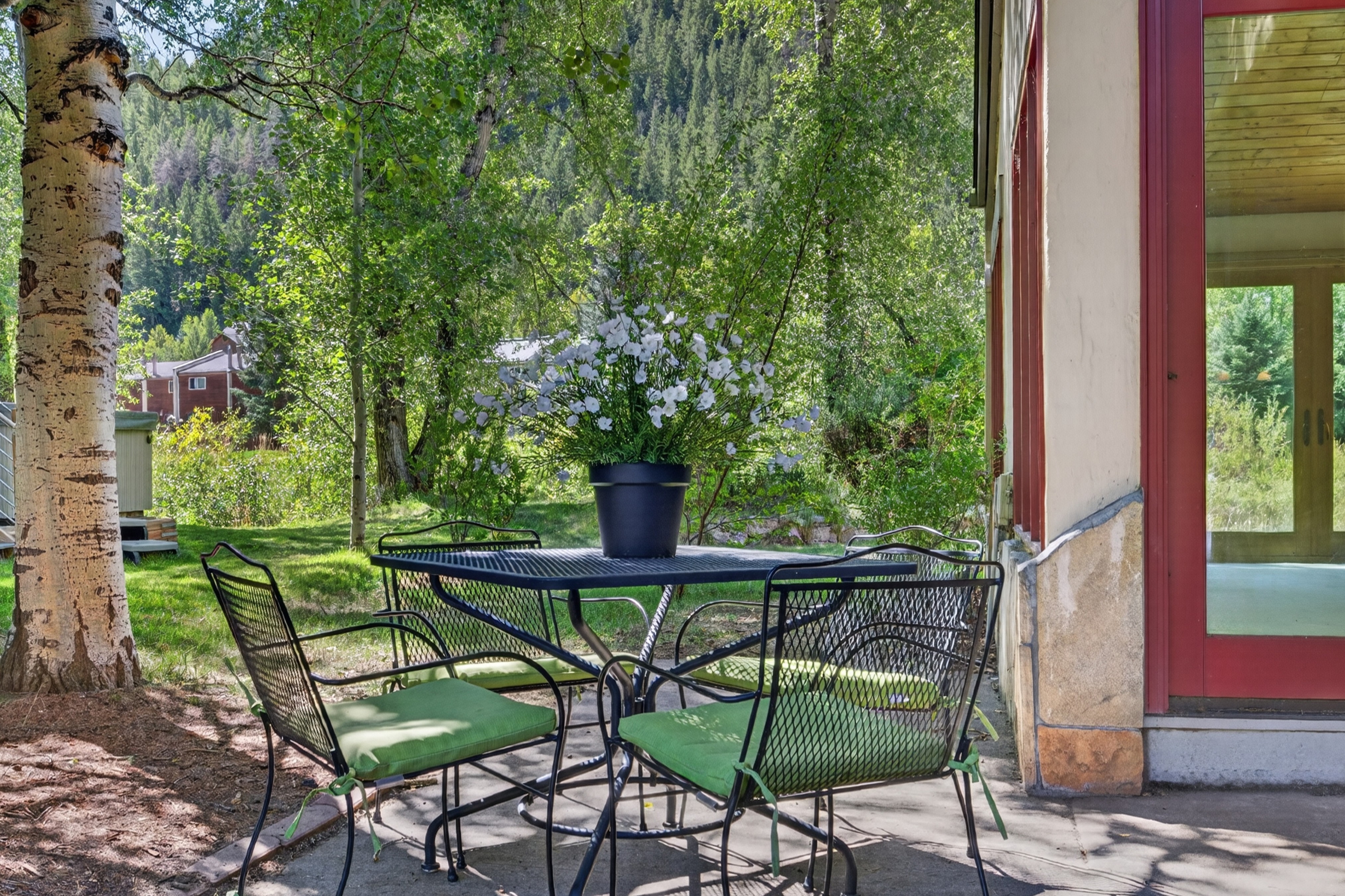  Updated 4 Bedroom Home Positioned Along the EagleVail Golf Course - 物件實景