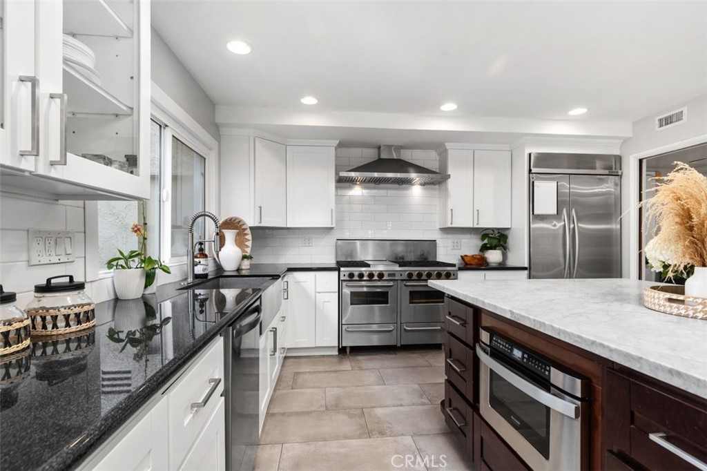 Lake Forest, California, 92630, United States, 6 Bedrooms Bedrooms, ,4 BathroomsBathrooms,Residential,For Sale,1991080